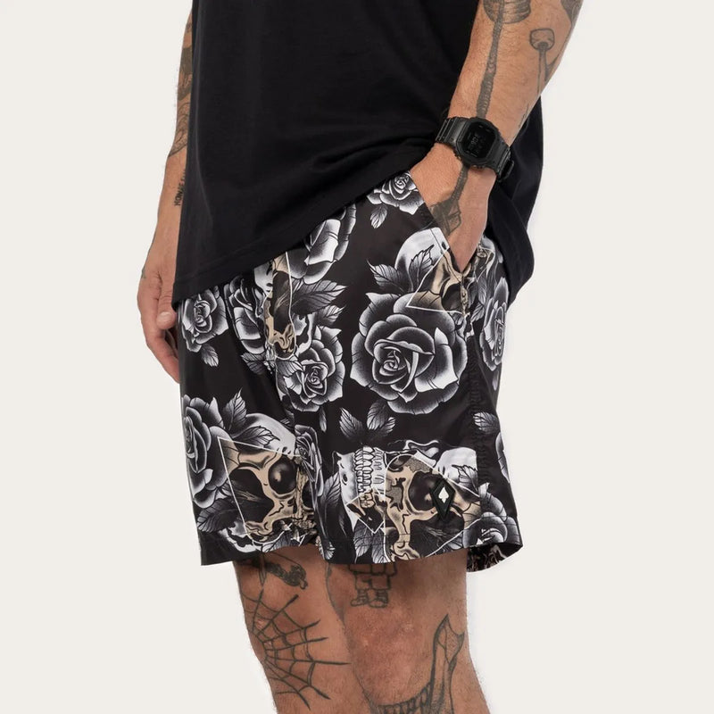 Shorts Com Elástico MCD Caveiras E Rosas